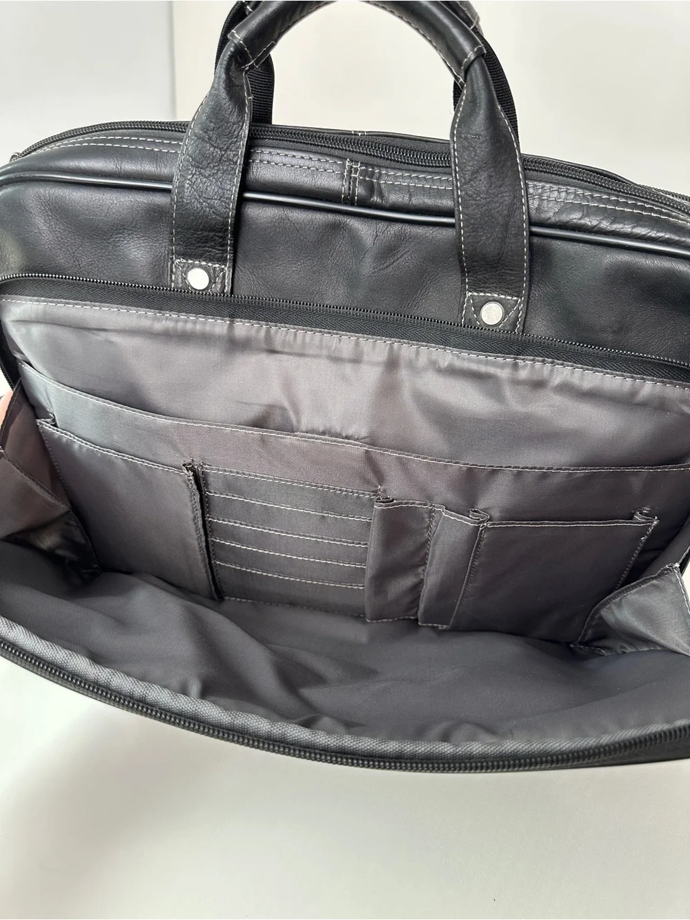 Kenneth Cole Classic Genuine Leather Briefcase Laptop Messenger Bag Black